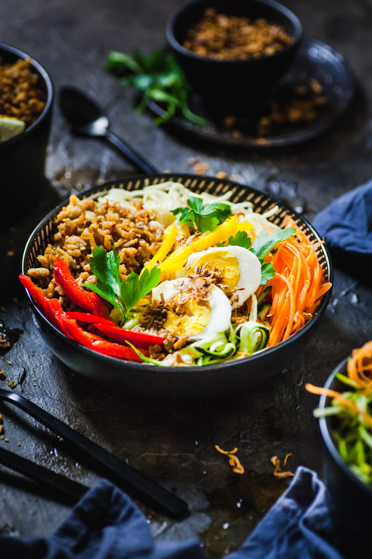 Asian Caramelized Pork Noodle Bowls | The Whimsical Wife