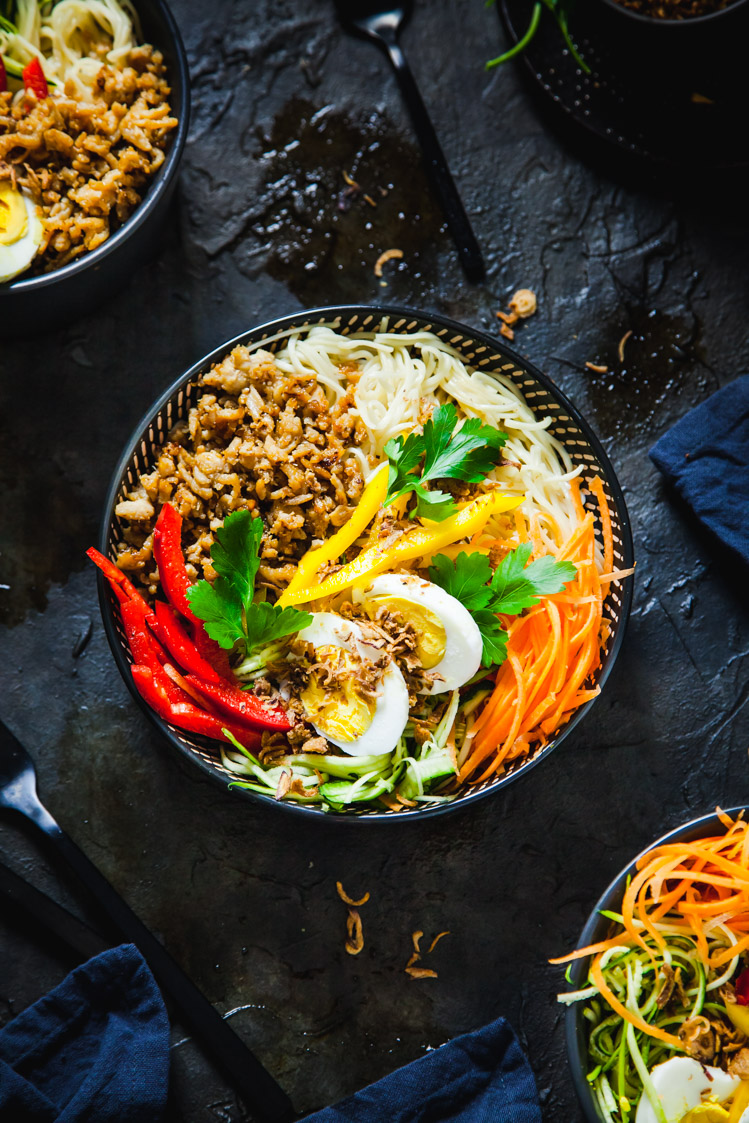 Asian Caramelized Pork Noodle Bowls | The Whimsical Wife
