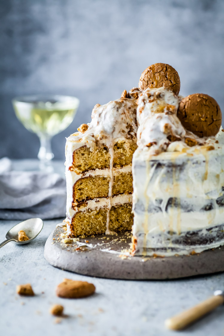 Honey & Ginger Cake With Lemon & Honey Buttercream {DF & GF} | The Whimsical Wife