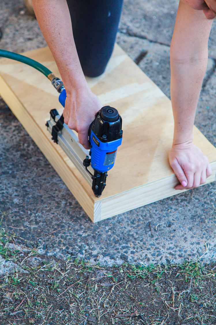How To Make A Living Christmas Centerpiece For Your Christmas Table + Video | The Whimsical Wife