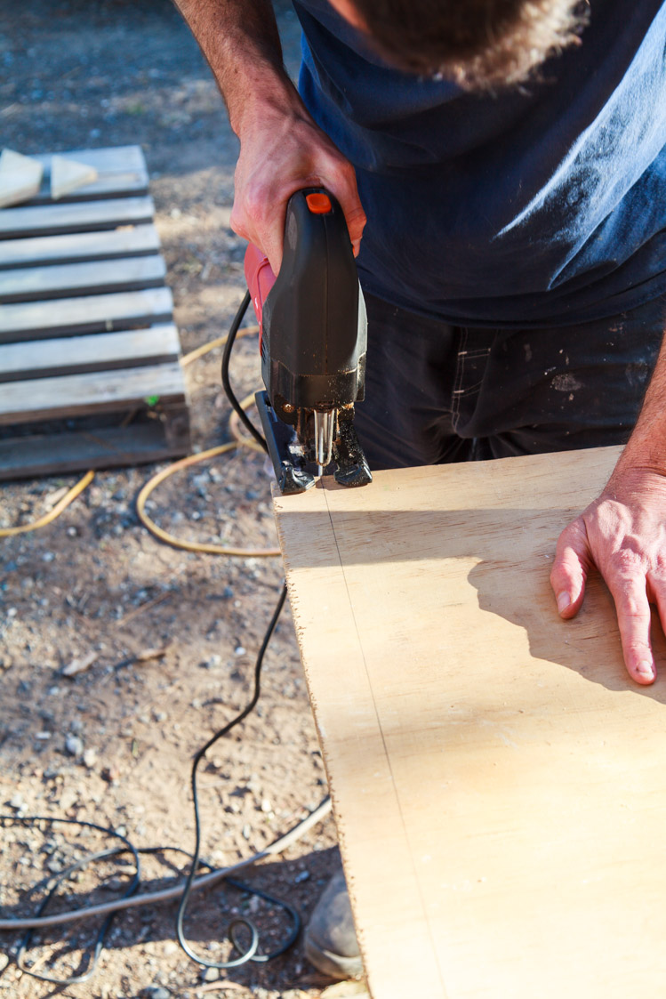 How To Make A Living Christmas Centerpiece For Your Christmas Table + Video | The Whimsical Wife
