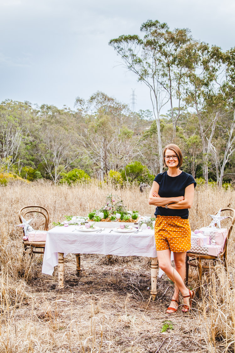 How To Make A Living Christmas Centerpiece For Your Christmas Table + Video | The Whimsical Wife