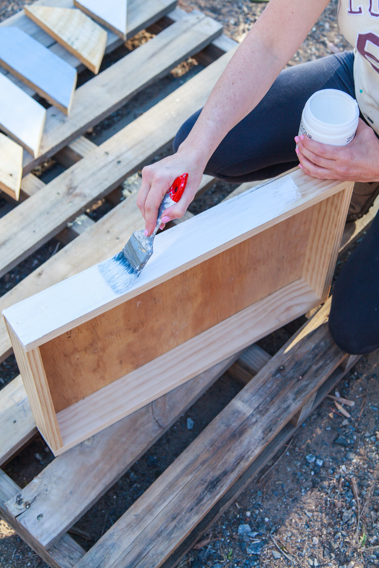 How To Make A Living Christmas Centerpiece For Your Christmas Table + Video | The Whimsical Wife