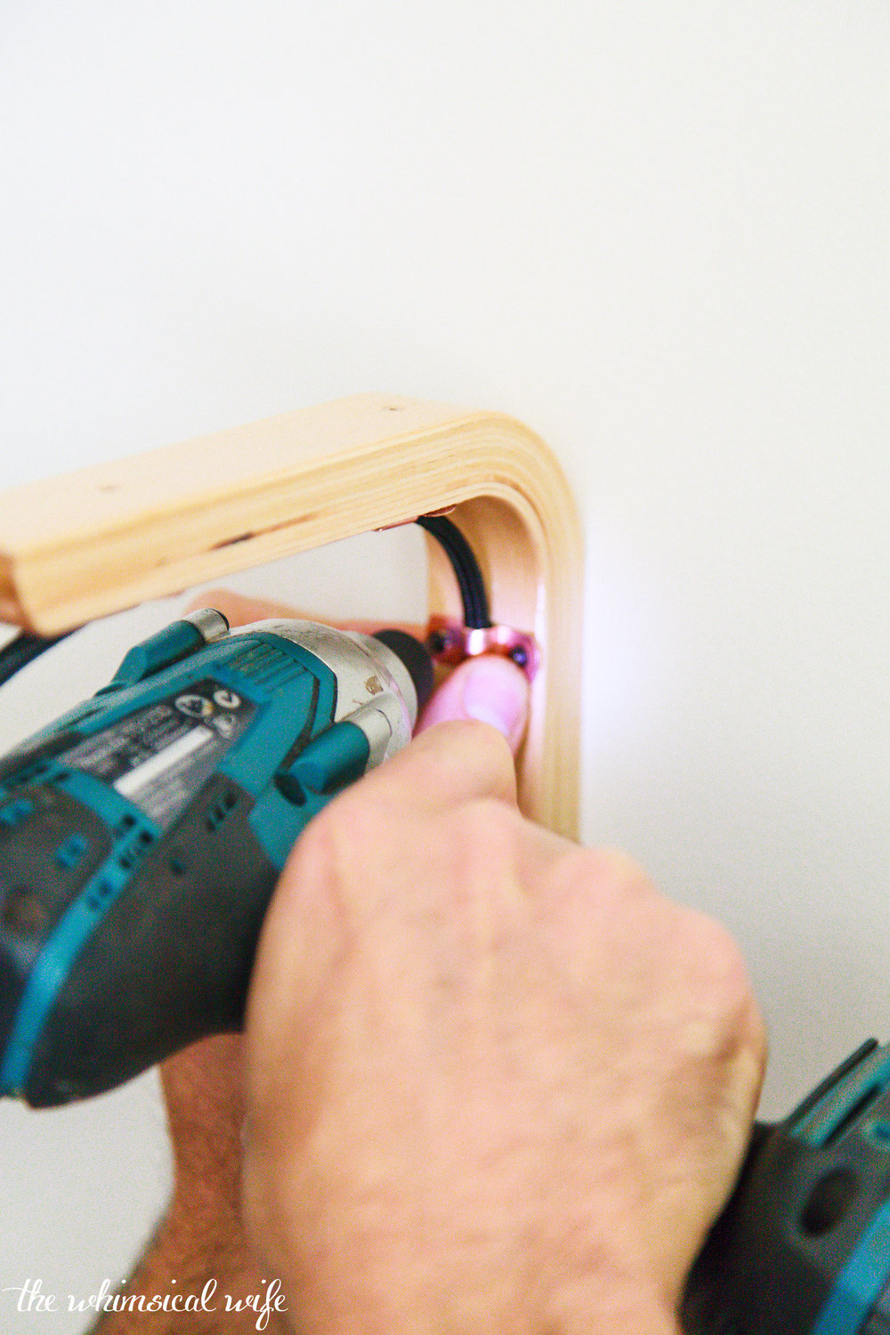 How To Make A Modern Hanging Wooden Wall Bracket Light | The Whimsical Wife