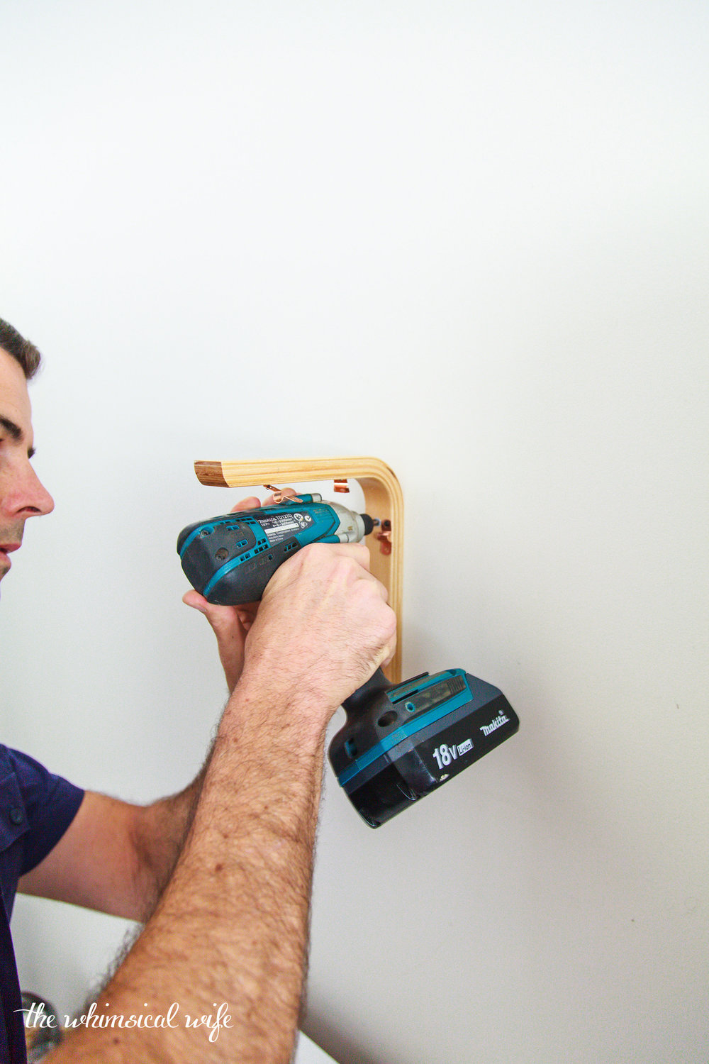 How To Make A Modern Hanging Wooden Wall Bracket Light | The Whimsical Wife