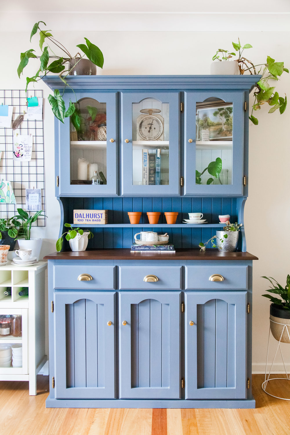 Mid Century Style Kitchen Hutch Makeover | The Whimsical Wife
