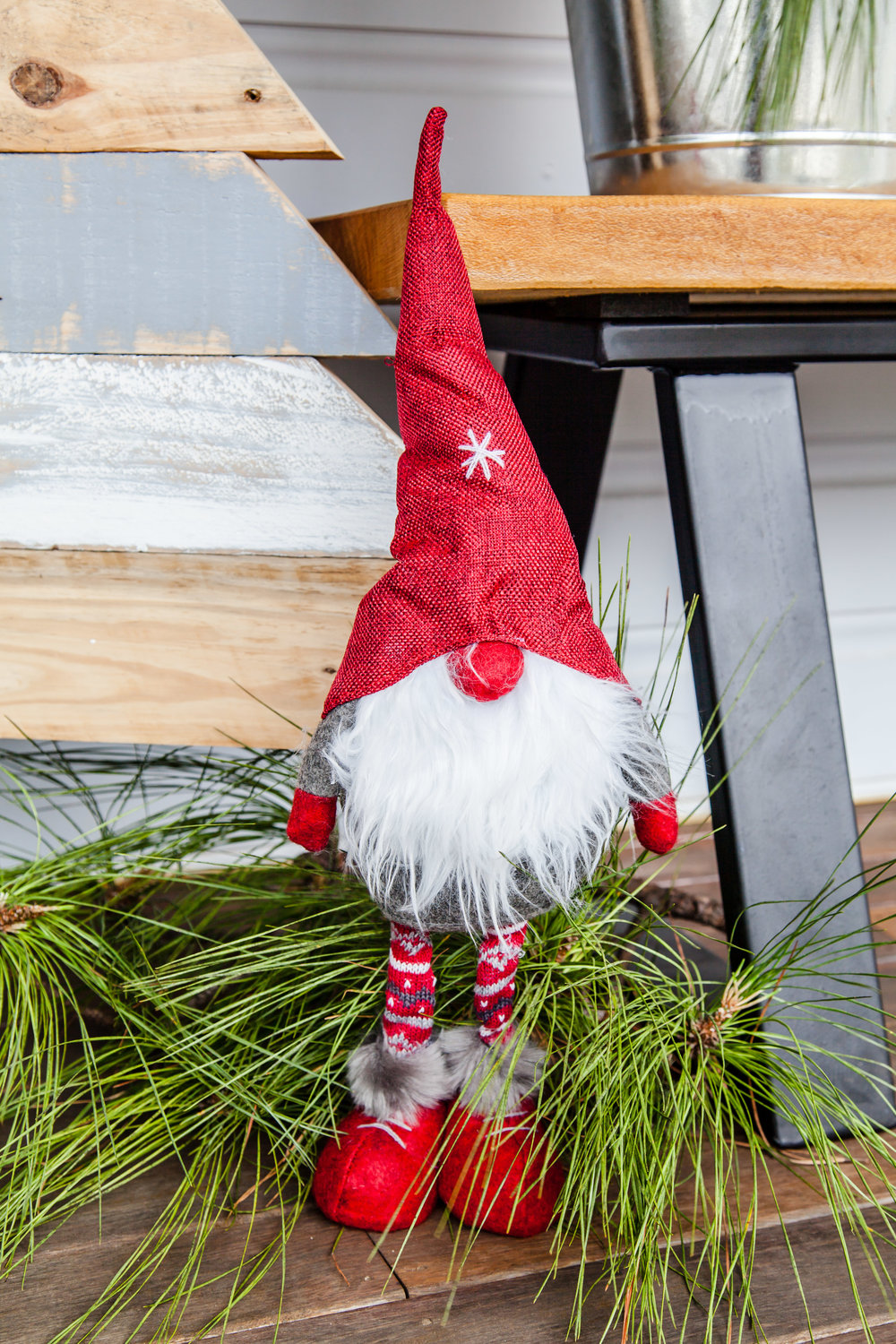 Rustic Pallet Christmas Tree + Video | The Whimsical Wife