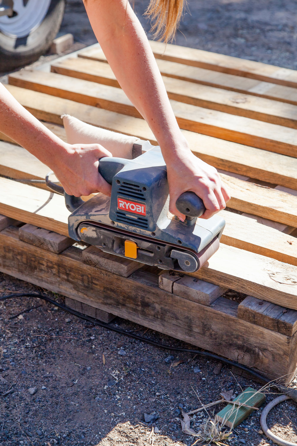 Rustic Pallet Christmas Tree + Video | The Whimsical Wife