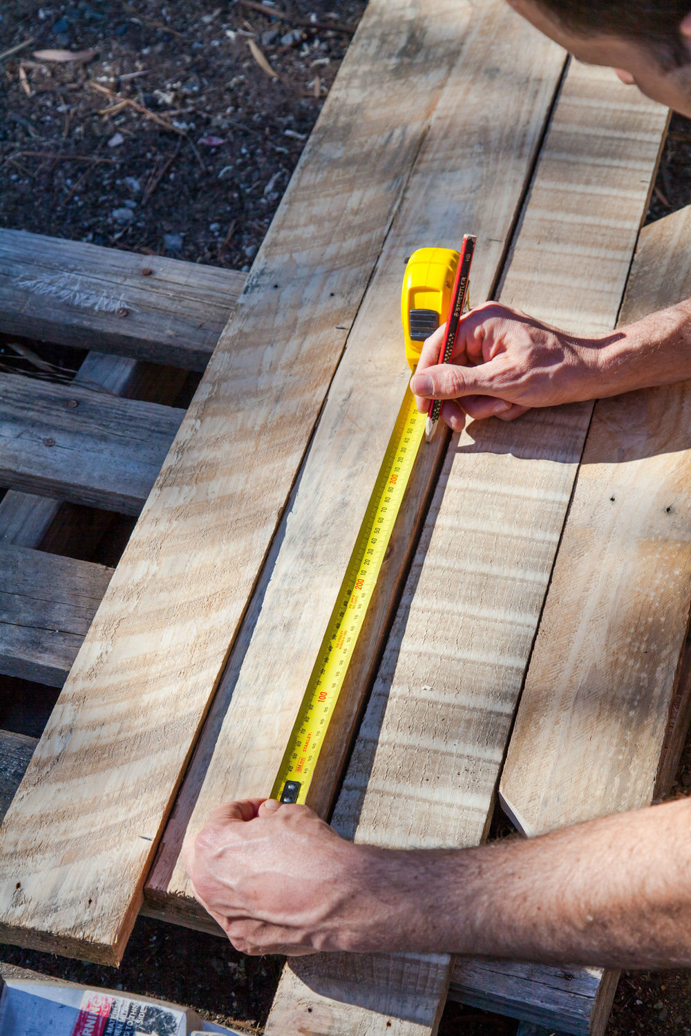 Rustic Pallet Christmas Tree + Video | The Whimsical Wife