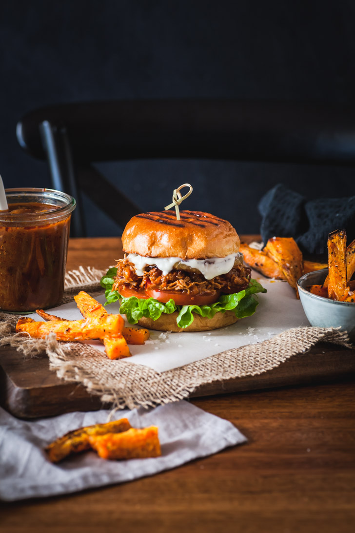 Slow Cooker Chipotle Hawaiian Chicken Burgers | The Whimsical Wife