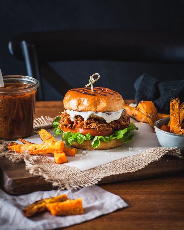 Footy finals this weekend and it&rsquo;s time to pull out the dude food. These Slow Cooker Chipotle Hawaiian Chicken Burgers are the perfect thing to serve to those footy mad boys (&amp; girls). Really delish and a set and forget recipe which is my kind of recipe for the weekend. Make sure you buy the best chicken @inglewoodorganic located in your nearest supermarket (check their stockist page to find out where you can get it). Who are you cheering for this weekend? Recipe in profile ☝🏻
.
.
.
.
#DinnerIdeas #dinners #DinnerTable #WeeknightDinner #bhgfood #bhgbaking #f52gram @f52gram #huffposttaste #foodgawker #thekitchn #feedfeed #thebakefeed #buzzfeast #buzzfeedfood #droolclub #myfoodgasm  #teamchomp #beautifulcuisines #spoonfeed #abmlifeissweet #abmfoodie #show_me_your_food #tastemademedoit #tastingtable #foodblogfeed #todayfood #footyfood #dudefood #nrlfinals