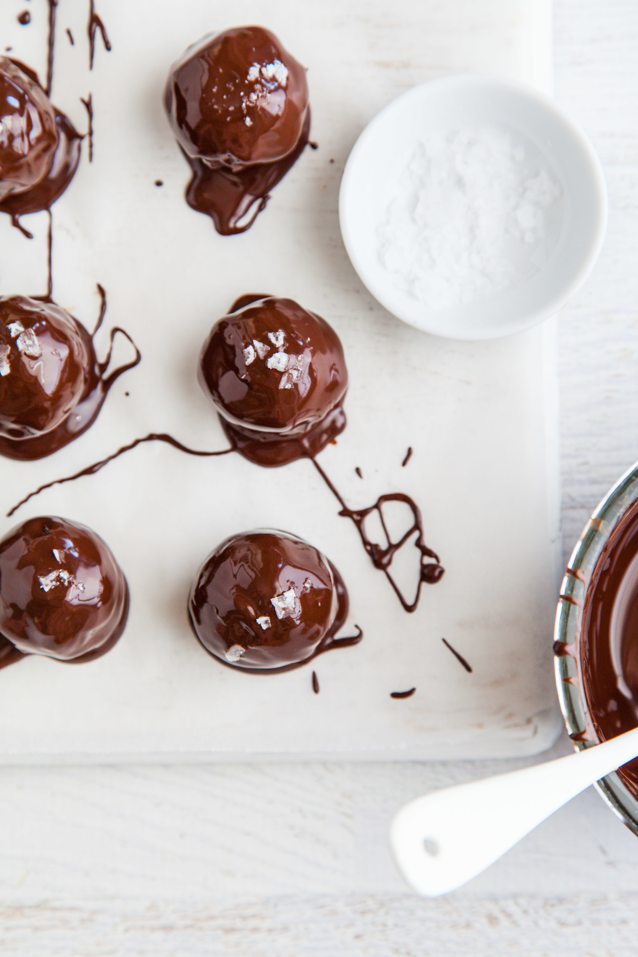 4 Ingredient Snicker Balls + Video