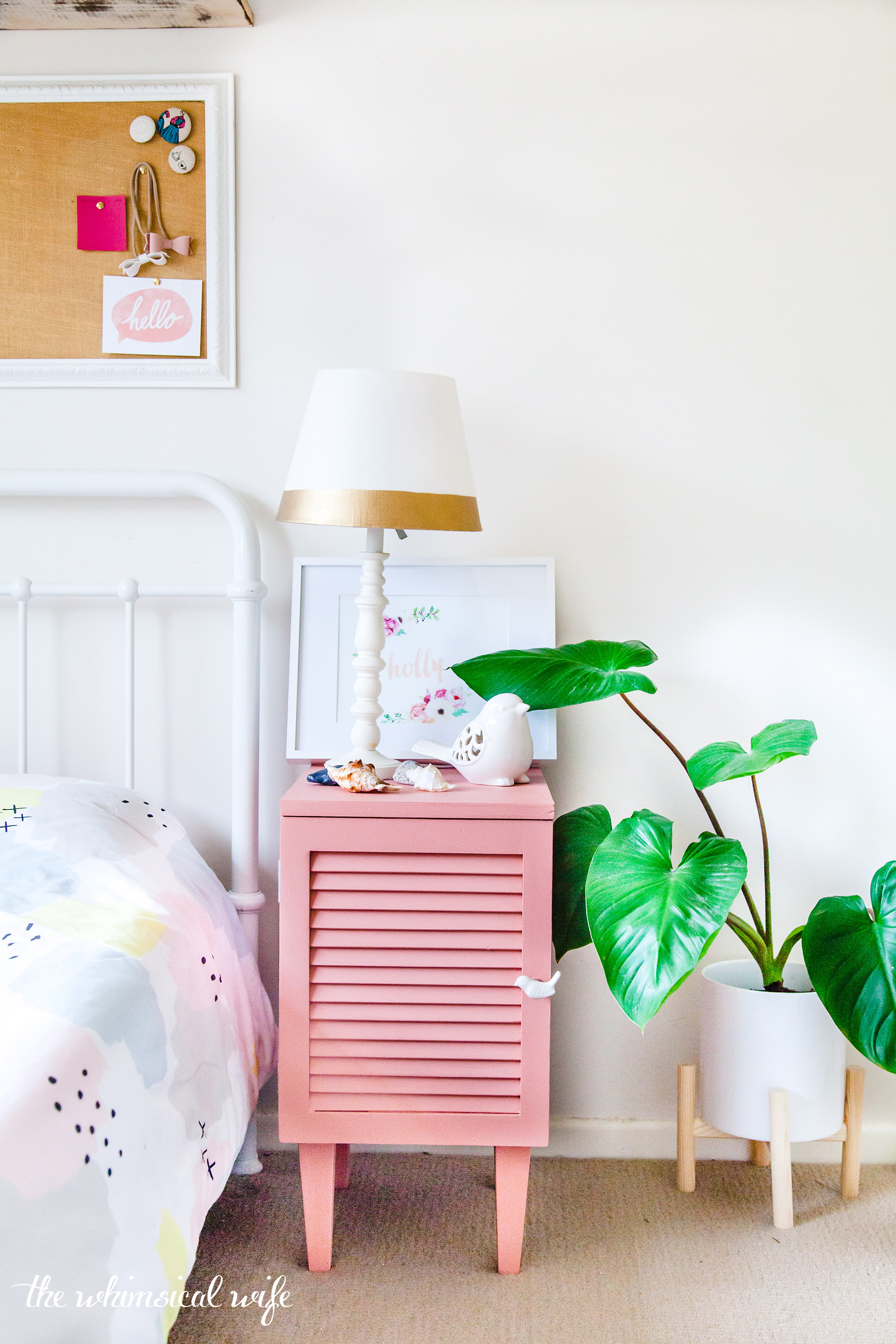 Soft & Sweet Peach Side Table Makeover