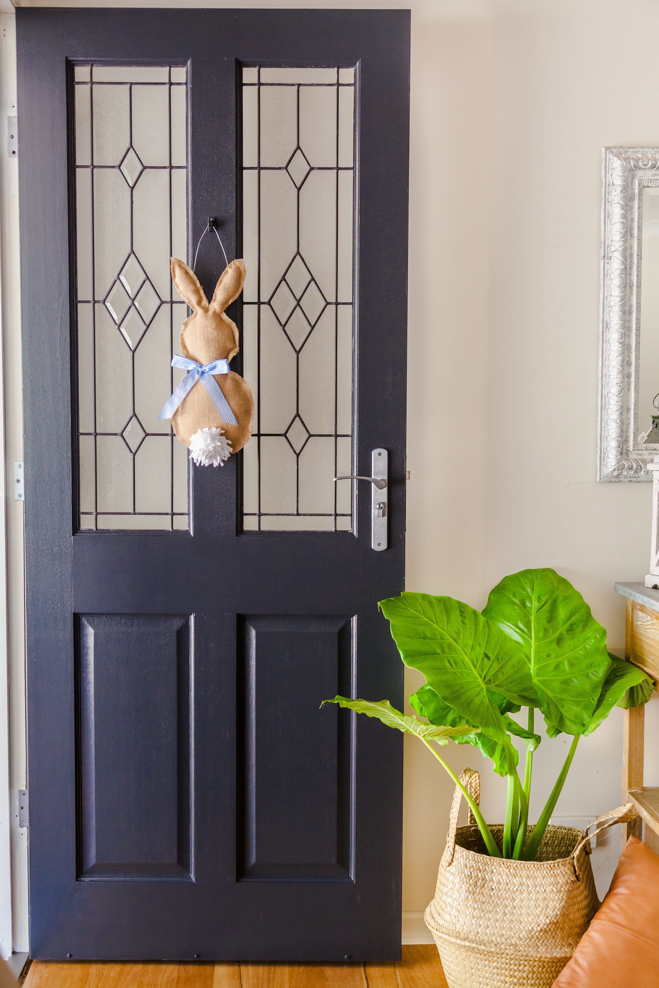 How To Make A No-Sew Burlap Easter Bunny Hanging