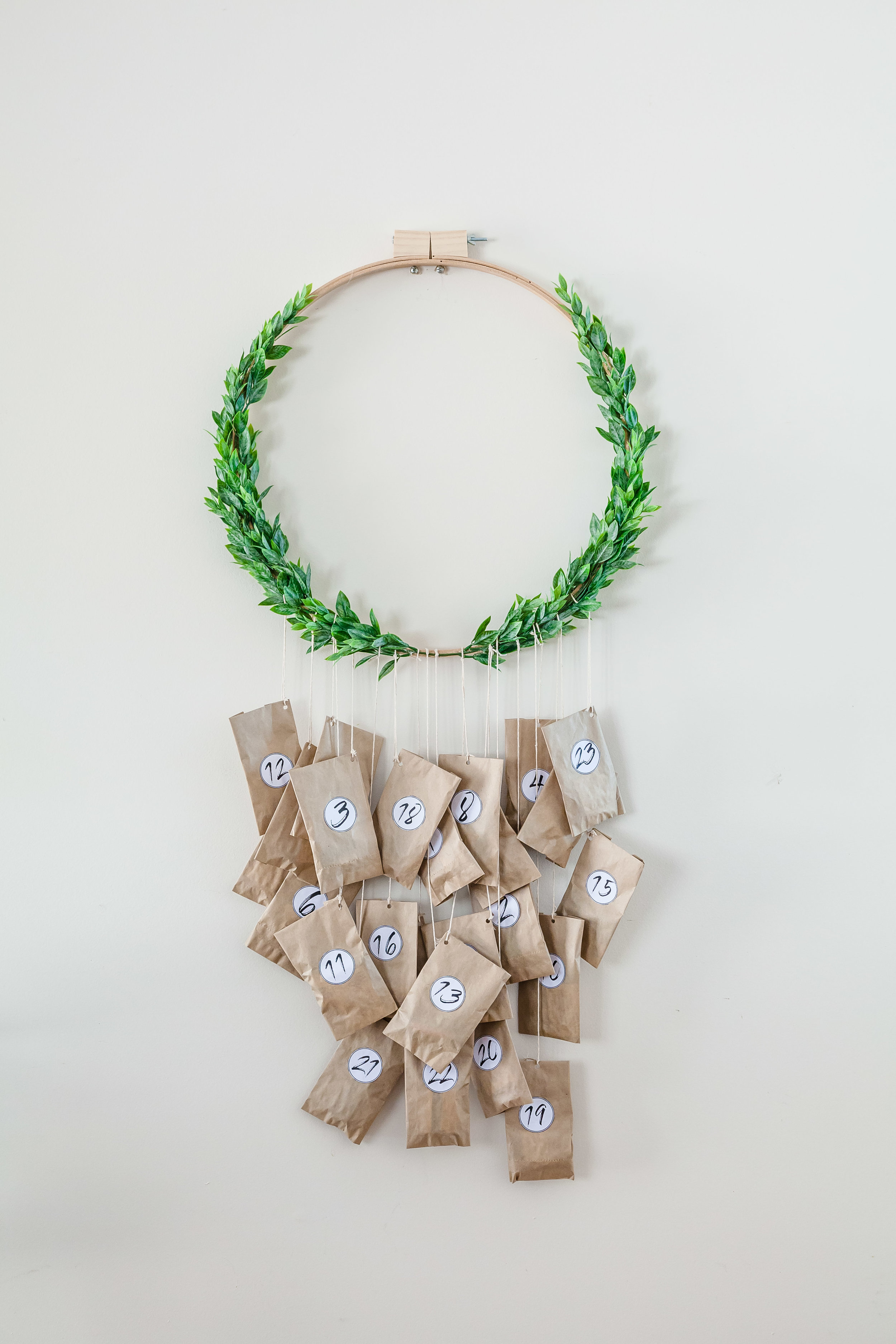 DIY Christmas Advent Wreath + Video